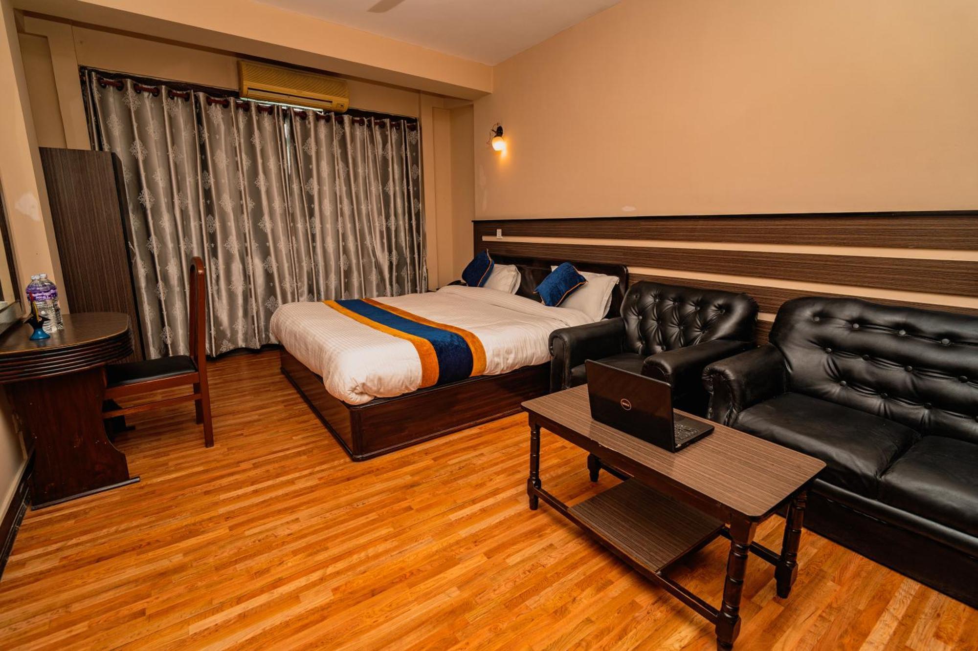 Karma Travellers Home Катманду Екстериор снимка