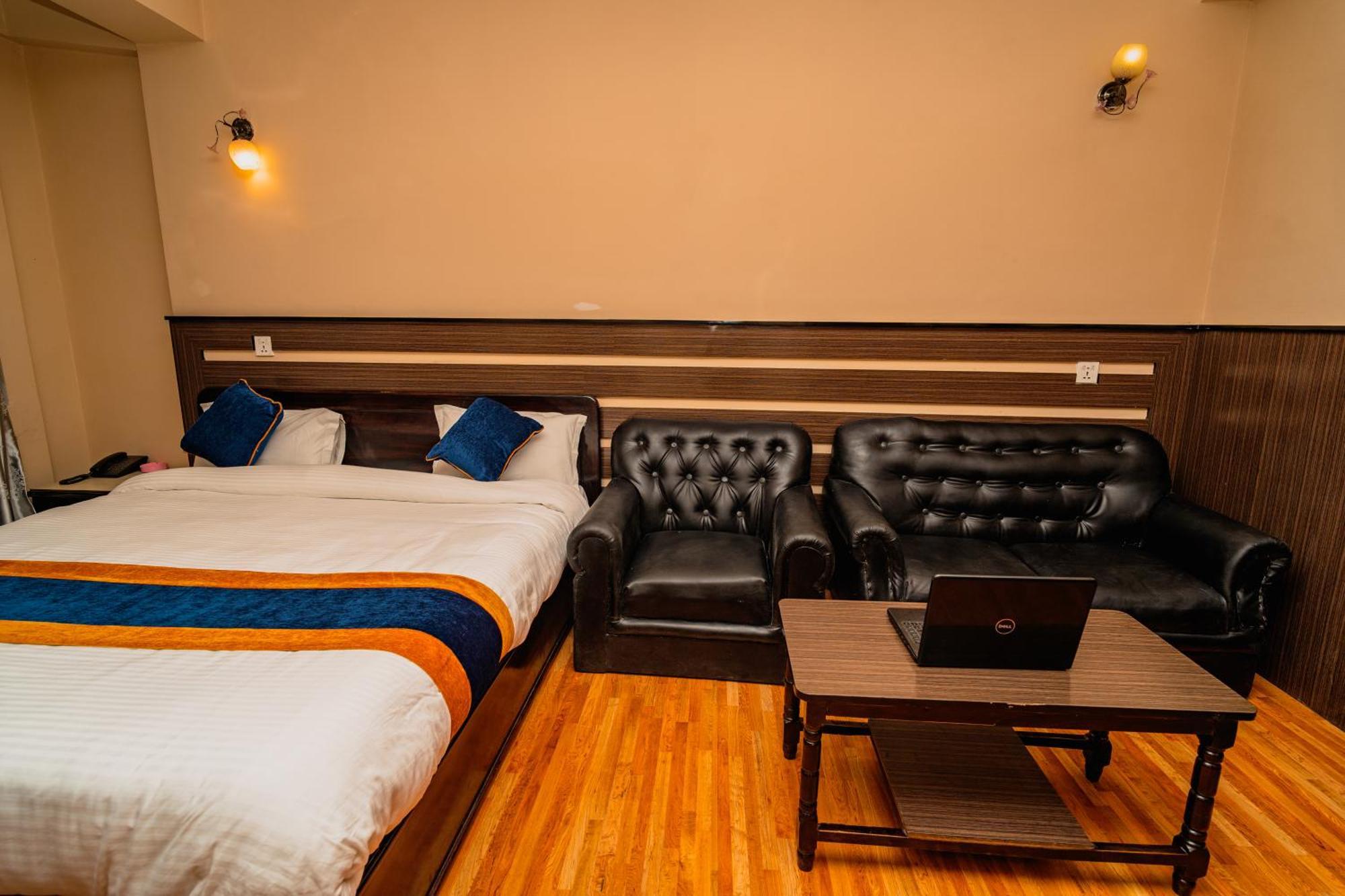Karma Travellers Home Катманду Екстериор снимка