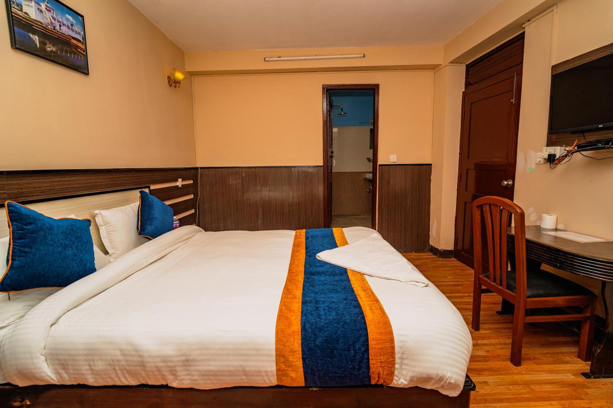 Karma Travellers Home Катманду Екстериор снимка