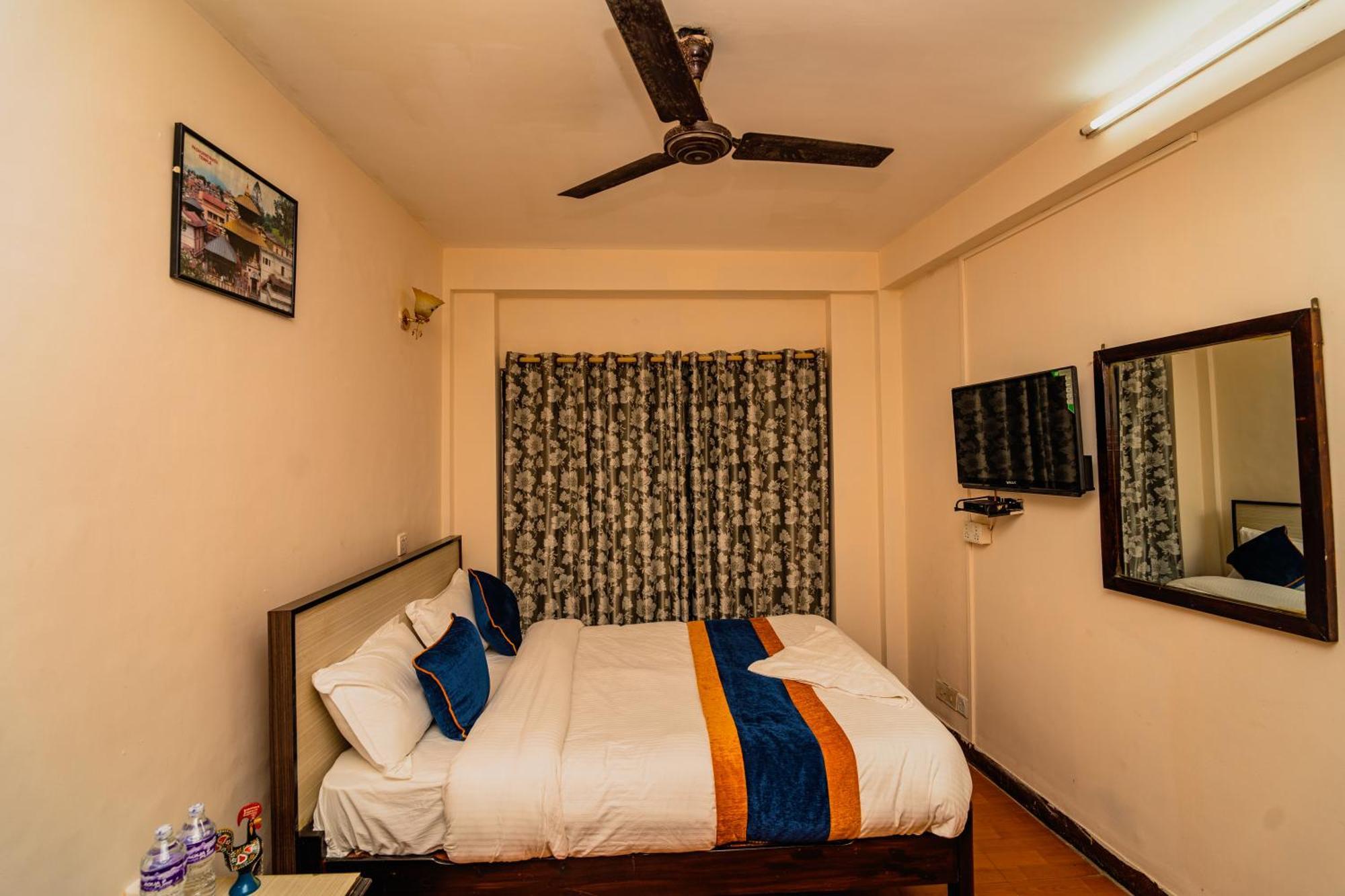 Karma Travellers Home Катманду Екстериор снимка