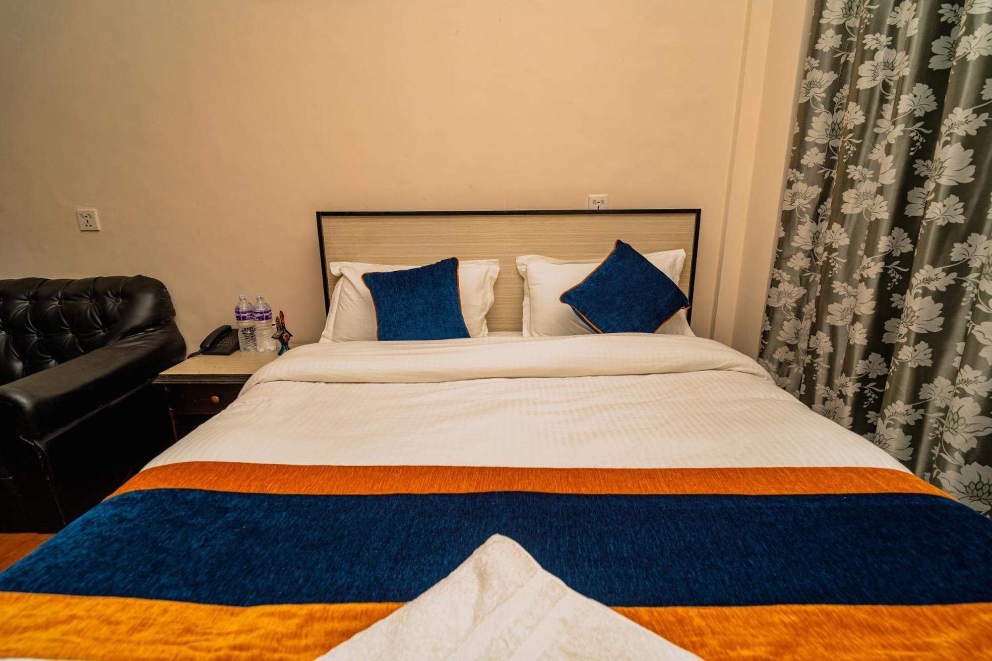 Karma Travellers Home Катманду Екстериор снимка